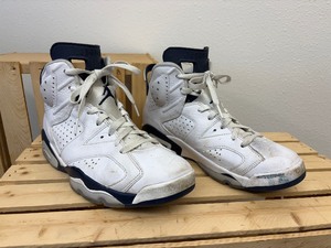 lot 23 image: Worn Mens  Size US 8.5 Jordan 6 Retro Midnight Navy