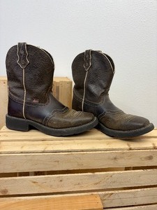 lot 26 image: Worn Womens Size US 10B Justin Womens Gypsy Mandra 8 Western Boots in Chocolate