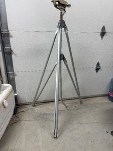 lot 53 image: Heavy Duty Tri-Pod Garden Sprinkler