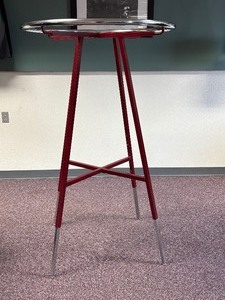 lot 76 image: Red Round Clothing Rack
