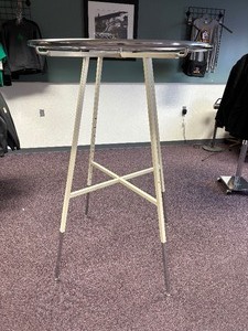 lot 77 image: Cream Round Clothing Rack