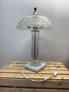 lot 2 image: Vintage 18 CHEVAL Crytal & Marble Domed Boudoir Lamp Frosted Flowers