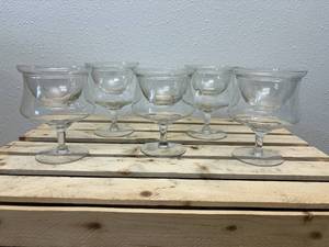 lot 39 image: Lot of 5 (10 pc) Mid-Century Cambridge Seafood Cocktail Glass and Liner