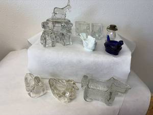 lot 48 image: Pressed Glass Lot