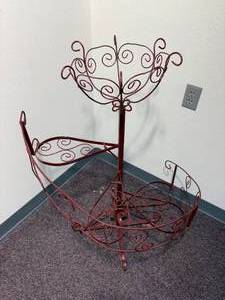 lot 50 image: Vintage Wrought Iron Spiral 4 Pedal Step Staircase Plant Stand with Top Round Plant Planter 39H x 27W  Steps 12 x 6