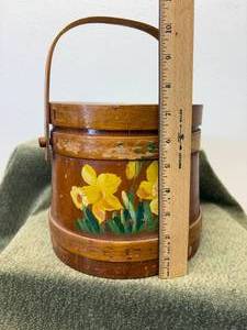 lot 72 image: Antique Tole Frikin Bucket Hand Painted Yellow Daffodils Cookie Bucket