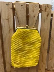 lot 74 image: 1970s 7x4 Gold Tone Kiss Lock Closure & Golden Snake Chain Handled Yellow Beaded Purse - Like new condition