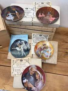lot 79 image: (5) Viletta China Collector Plates From The Nutcracker featuring art by Shell Fisher - Sugarplum Fairy, The Snow Queen, Clara & The Prince