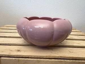 lot 88 image: Vintage Rosemeade 7 Prairie Rose Scalloped Petal Vase Bowl - Wahpeton, ND