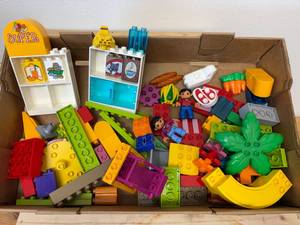 lot 100 image: Vintage Duplo Lego Grocery Store and Park Pieces