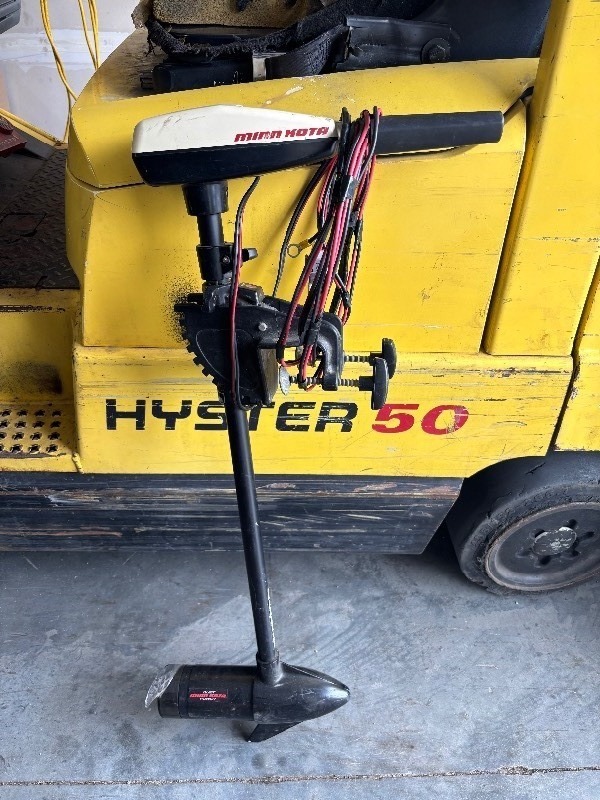 lot 24 image: Minn Kota Trolling Motor