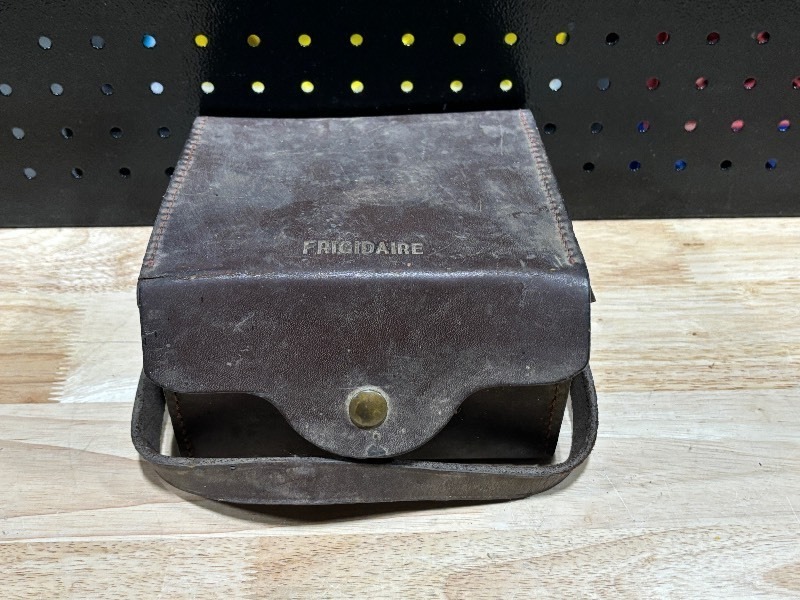 lot 42 image: Vtg Frigidaire Temperature Meter