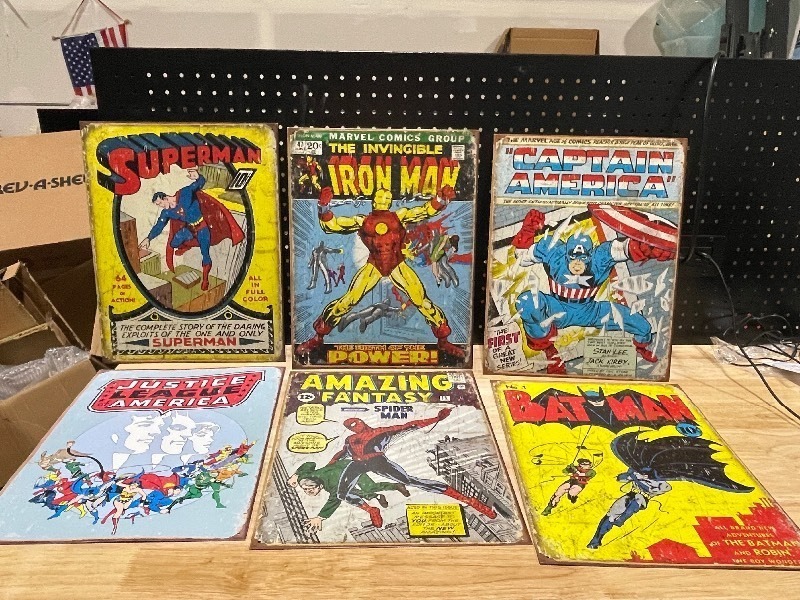 lot 32 image: Superhero Wall Decor and more