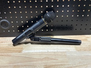 lot 7 image: Wireless Microphone