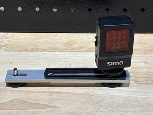 lot 13 image: Sima On-Camera Light