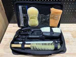 lot 19 image: Car Cleaning Kit