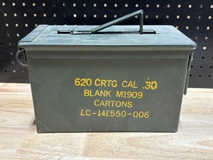 lot 21 image: Ammo Box