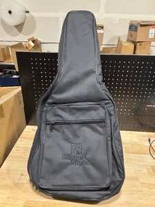 lot 48 image: Guitar Case