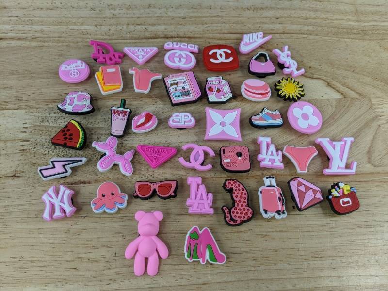 lot 36N image: 40 Designer Style Shoe Croc Charms, Pink Themed - Brand New