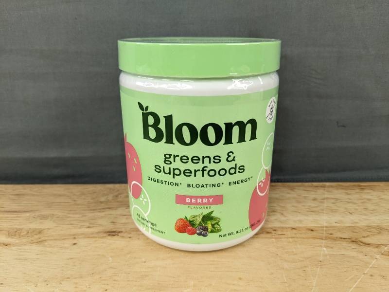 lot 73L image: 48 Servings Bloom Greens & Superfoods Berry 9.24oz $36 Retail - Brand New