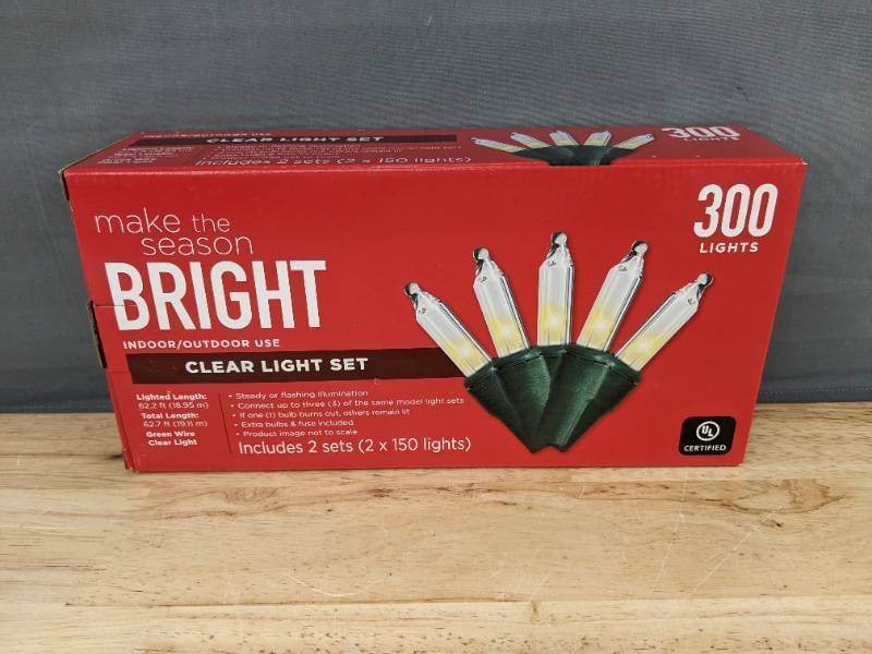 lot 120L image: Make the Season Bright Clear Light Set, 300 Lights - Brand New