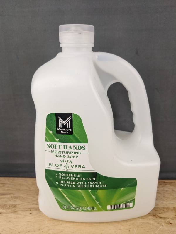 lot 83L image: Members Mark Soft Hands Hand Soap Aloe Vera Refill 80 oz - Brand New