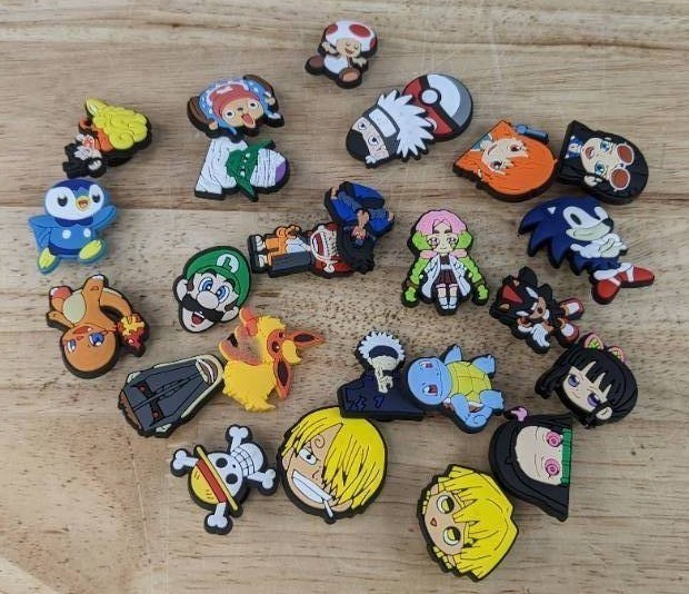 lot 34E image: 25 Brand New Video Game Character Croc Charms