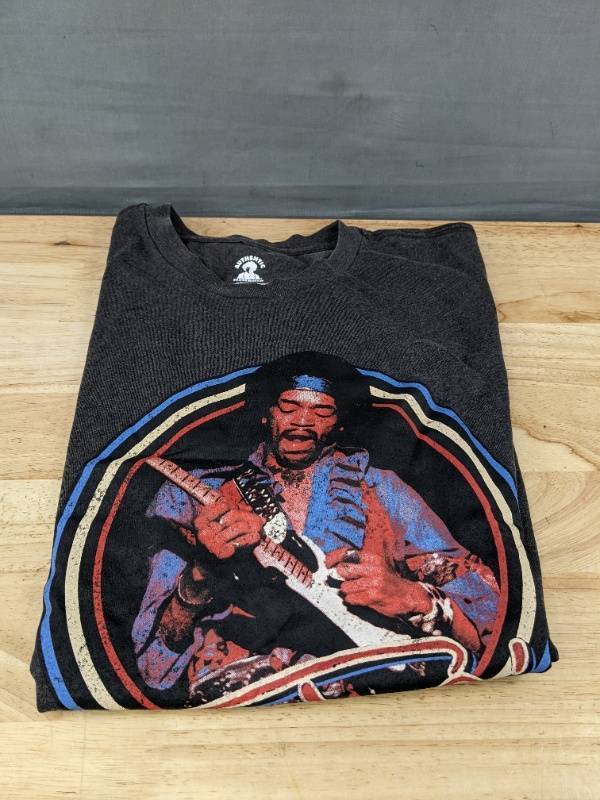 lot 152A image: Jimi Hendrix Mens T-Shirt Small - Brand New