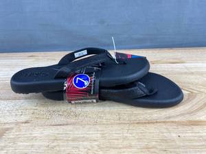 lot 237 image: Flojos Womens Memory Foam Flip Flops Black Size 7 - Brand New