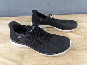 lot 216 image: Skechers Hands Free Slip-Ins Swift Fit Memory Foam Shoes Womens 8.5 Black