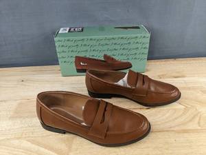 lot 225 image: Kensie Gitty Cognac Loafers Ladies US 9 - New