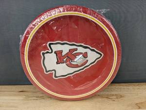 lot 270 image: 85 NFL Kansas City Chiefs Premium Plates - Brand New