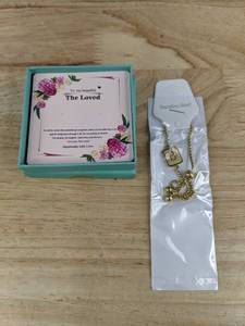 lot 154 image: Gold-Tone Stainless Steel B Initial Necklace - Brand New