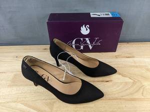 lot 200 image: Gloria Vanderbilt Marilyn Black Heels Size 10 - Brand New