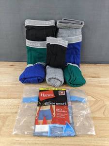 lot 201 image: 8 Hanes Mens Tagless Boxer Briefs Size Medium - Brand New