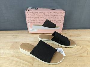 lot 222 image: Kensie Ellie Black Slide Sandals US 9 - Brand New