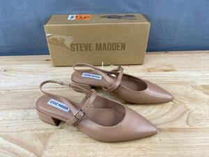 lot 251 image: Steve Madden Christyy Tan Heels US 8.5 - Brand New