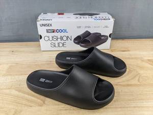 lot 256 image: 32 Degrees Cool Unisex Cushion Slide Sandals Black Size Medium - Brand New