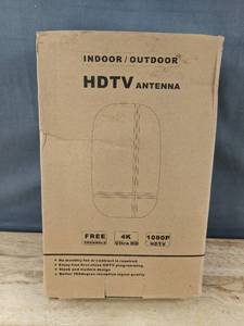 lot 336 image: IndoorOutdoor HDTV Antenna - Brand New