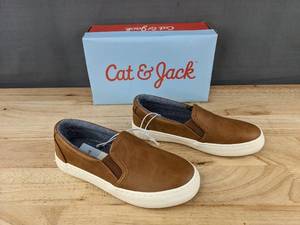lot 522 image: Cat & Jack Colby Boys Brown Sneakers Size 1 - Brand New