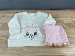 lot 524 image: Disney Aristocats Marie Girls 5T Sweatshirt and Pant Set - New