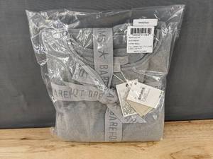 lot 580 image: Barefoot Dreams Womens Set XS Moonbeam $198 Retail - Brand New