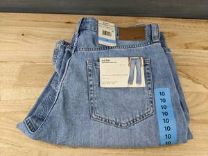 lot 618 image: Aero Womens High Rise Wide Leg Jeans Size 10 $64.95 Retail - Brand New