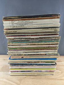 lot 9M image: 107 Vintage Vinyl Albums Sinatra, Garland, Ventures C