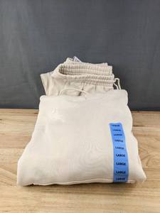 lot 171T image: Members Mark 2 Piece Fleece Jogger and Hoodie, Womens Large Cream - Brand New