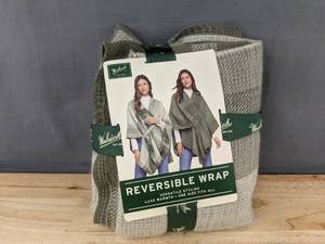 lot 585 image: Woolrich Reversible Wrap Green Label, One Size $79 Retail - Brand New