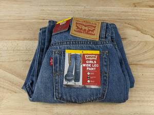 lot 174T image: Levis Girls Wide Leg Jeans Size 6 - Brand New