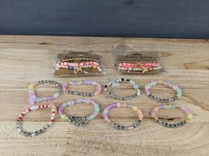 lot 631 image: 8 Taylor Swift-Themed Fashion Bracelets - Brand New