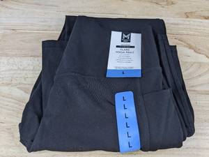 lot 662 image: Members Mark Womens Flare Yoga Pant Black Large - Brand New