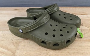 lot 179T image: Crocs Green Clogs Mens 7, Womens 9 - Brand New